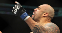 Na terra de gigantes - "Big" LaVar vai continuar sua sequ&ecirc;ncia de KOs contra Stefan Struve?