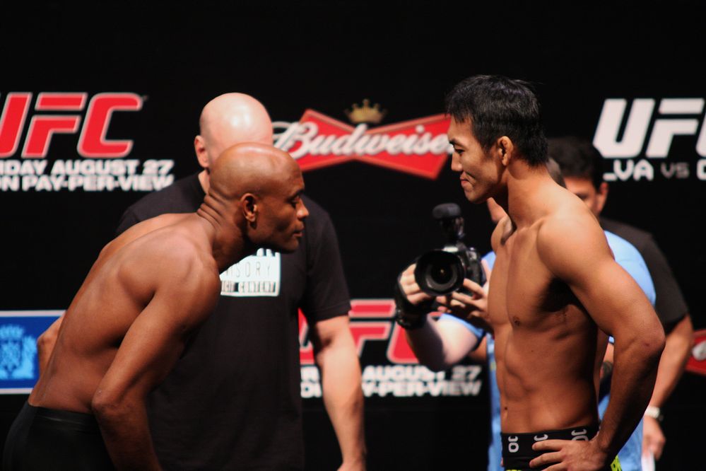 アンデウソンのお辞儀(C)MMAPLANET