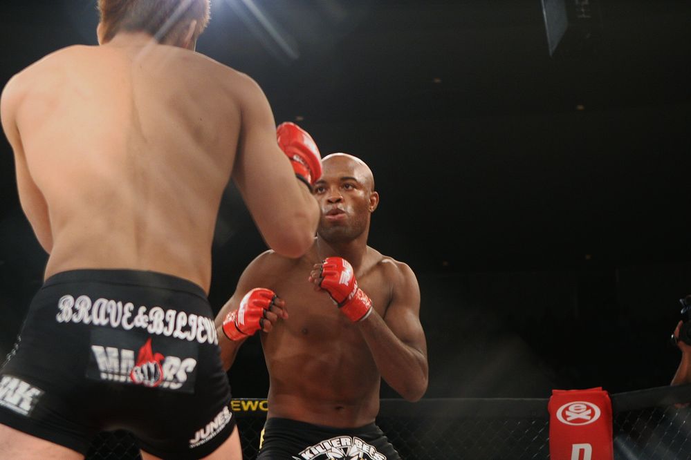 岡見はUFCで戦い続けた(C)2012Zuffa.LLC.