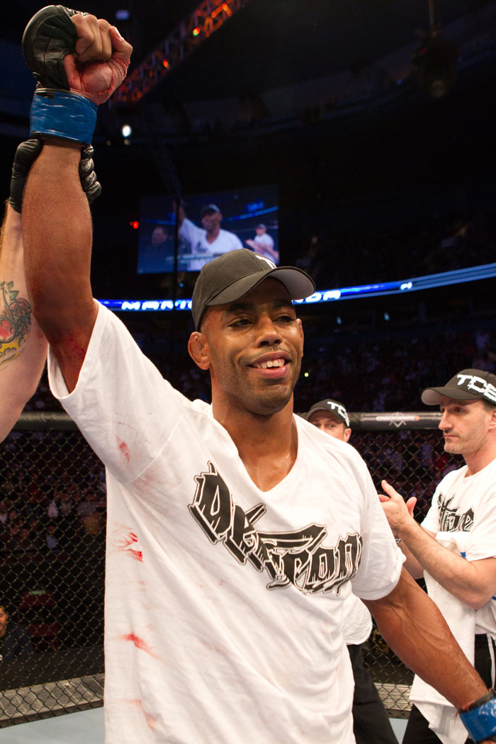 Mario Miranda wins by technical knock out.