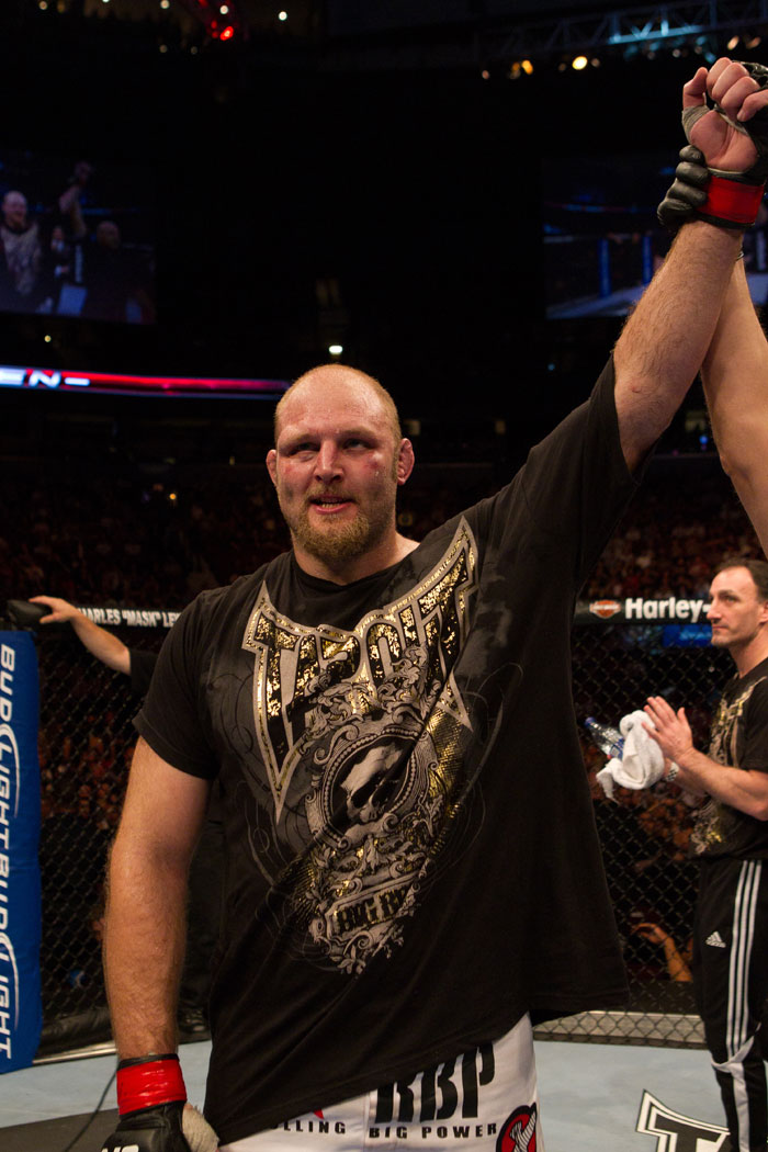 Ben Rothwell wins by unanimous decision