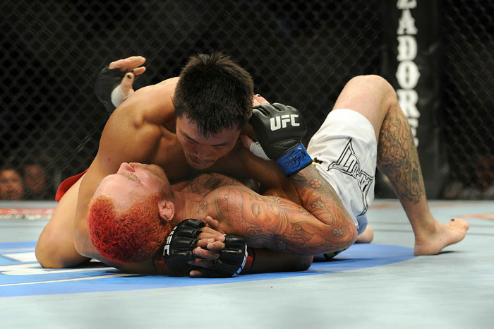 Yoshihiro Akiyama vs. Chris Leben