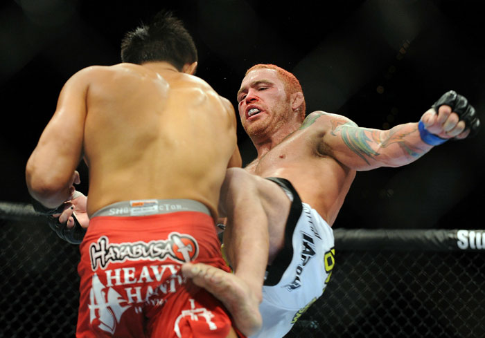 Yoshihiro Akiyama vs. Chris Leben