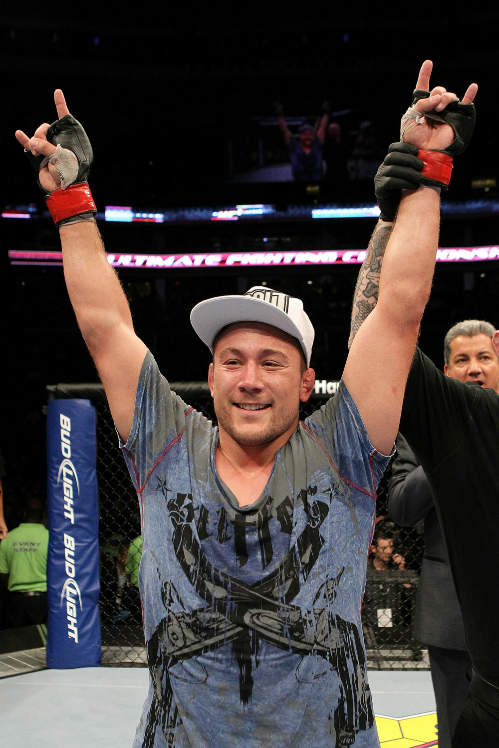 UFC118 Pierce celebrates
