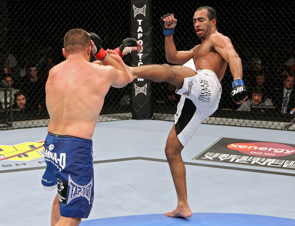 UFC118 Pierce vs. Alves