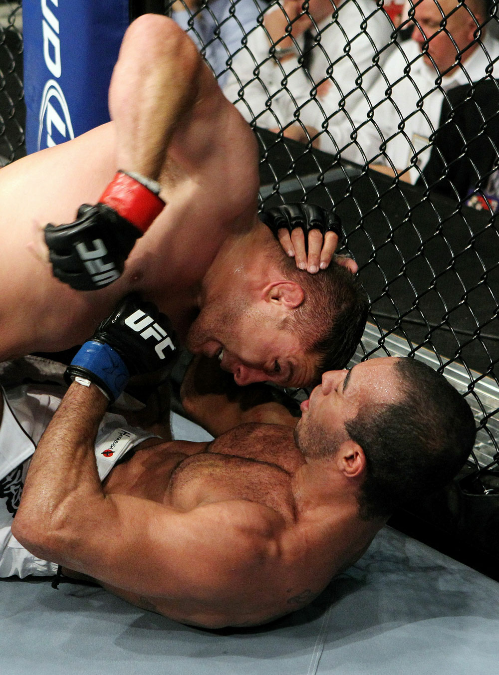 UFC118 Pierce vs. Alves