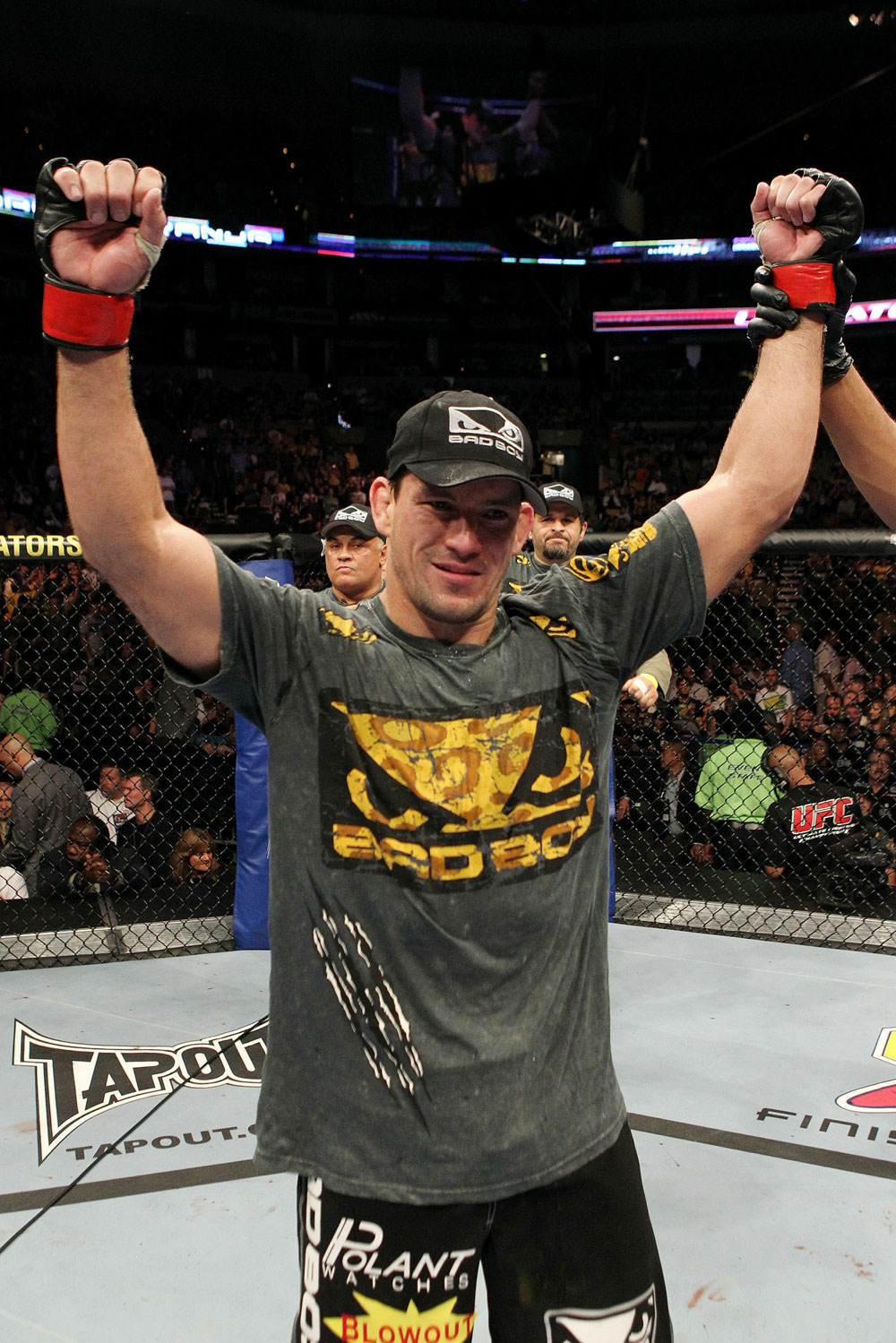UFC 118 Maia celebrates