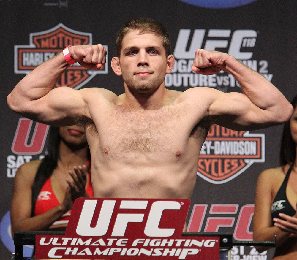 UFC118 weigh ins - Lentz