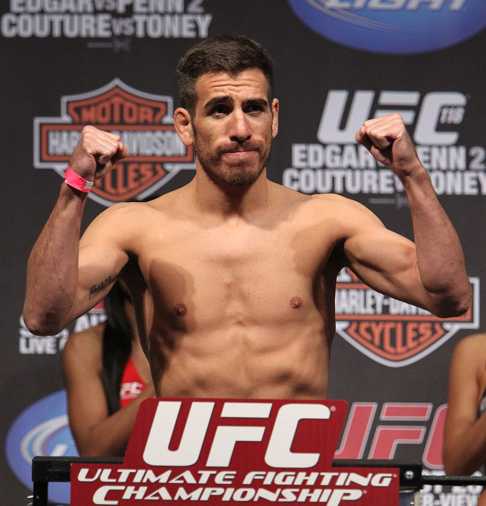 UFC118 weigh-ins Florian