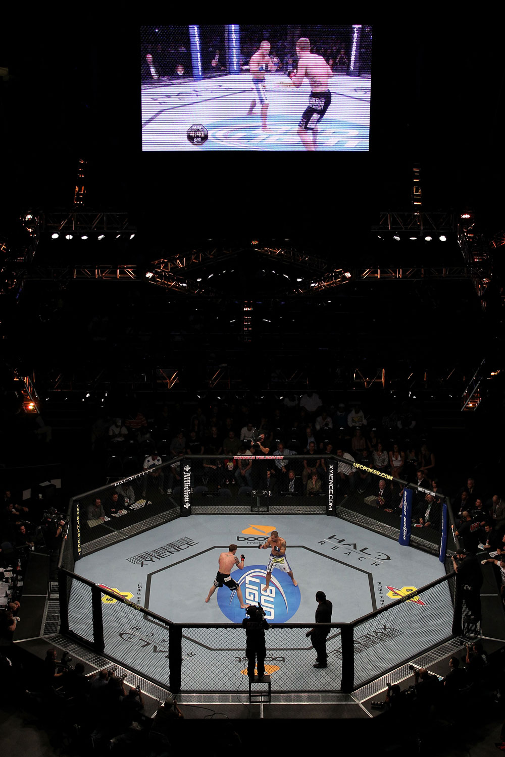 UFC 119: Lopez vs. Lowe