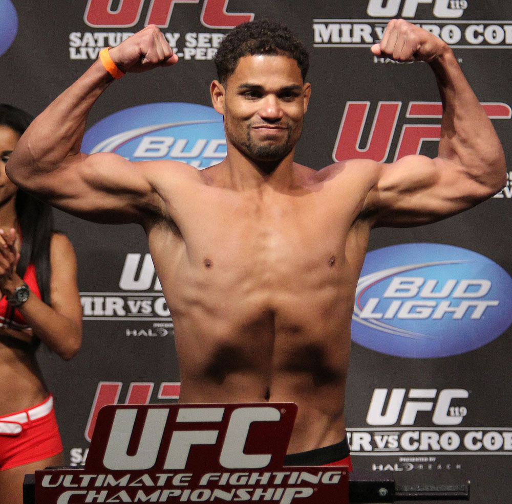 UFC 119 weigh ins: Julio Paulino