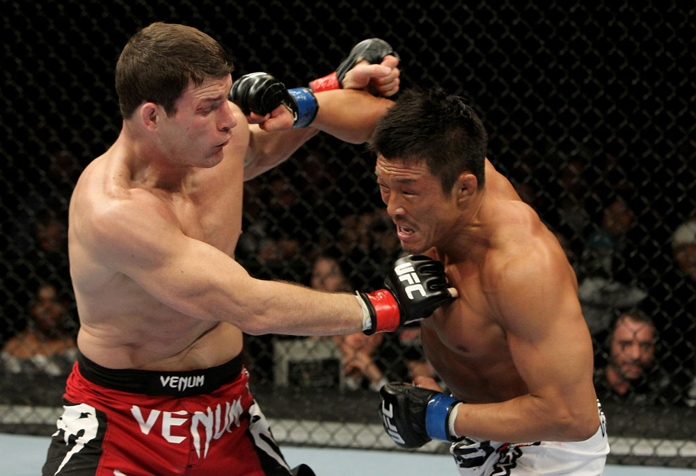 UFC 120: Bisping(L) vs. Akiyama(R)