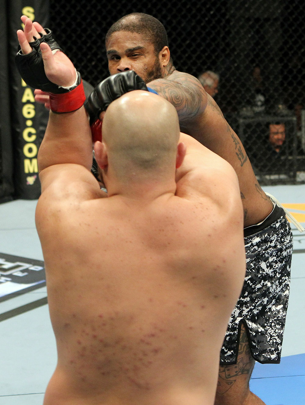 Jon Madsen vs Gilbert Yvel