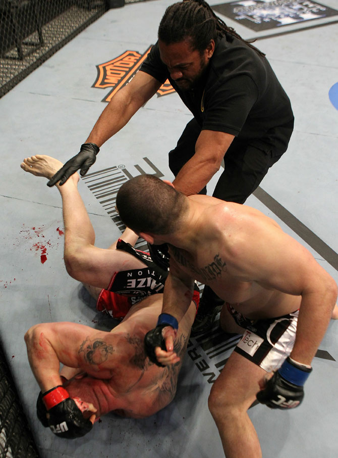 Cain Velasquez vs Brock Lesnar