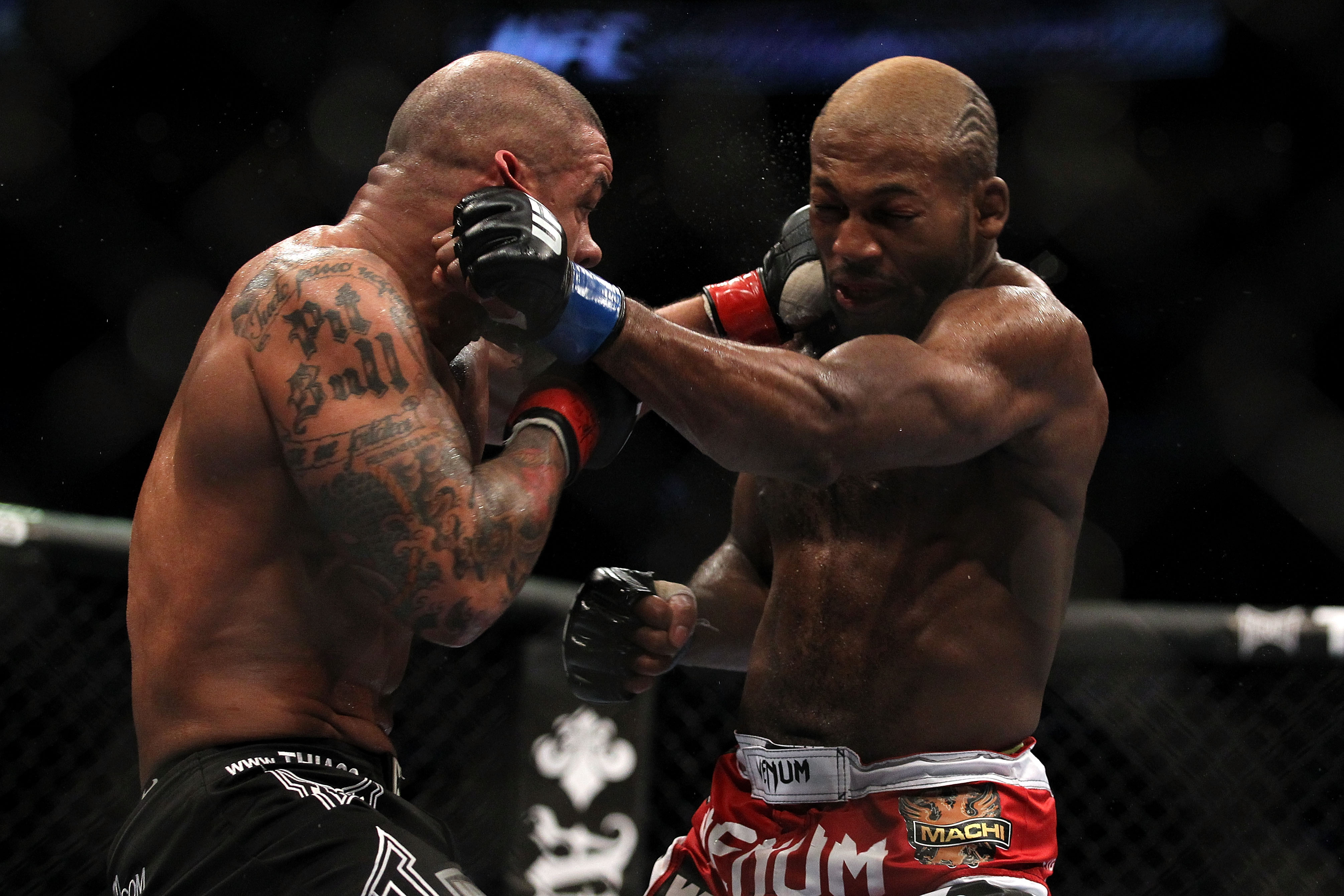 John Howard trades blows with Thiago Alves at UFC 124 John Howard trades blows with Thiago Alves at UFC 124