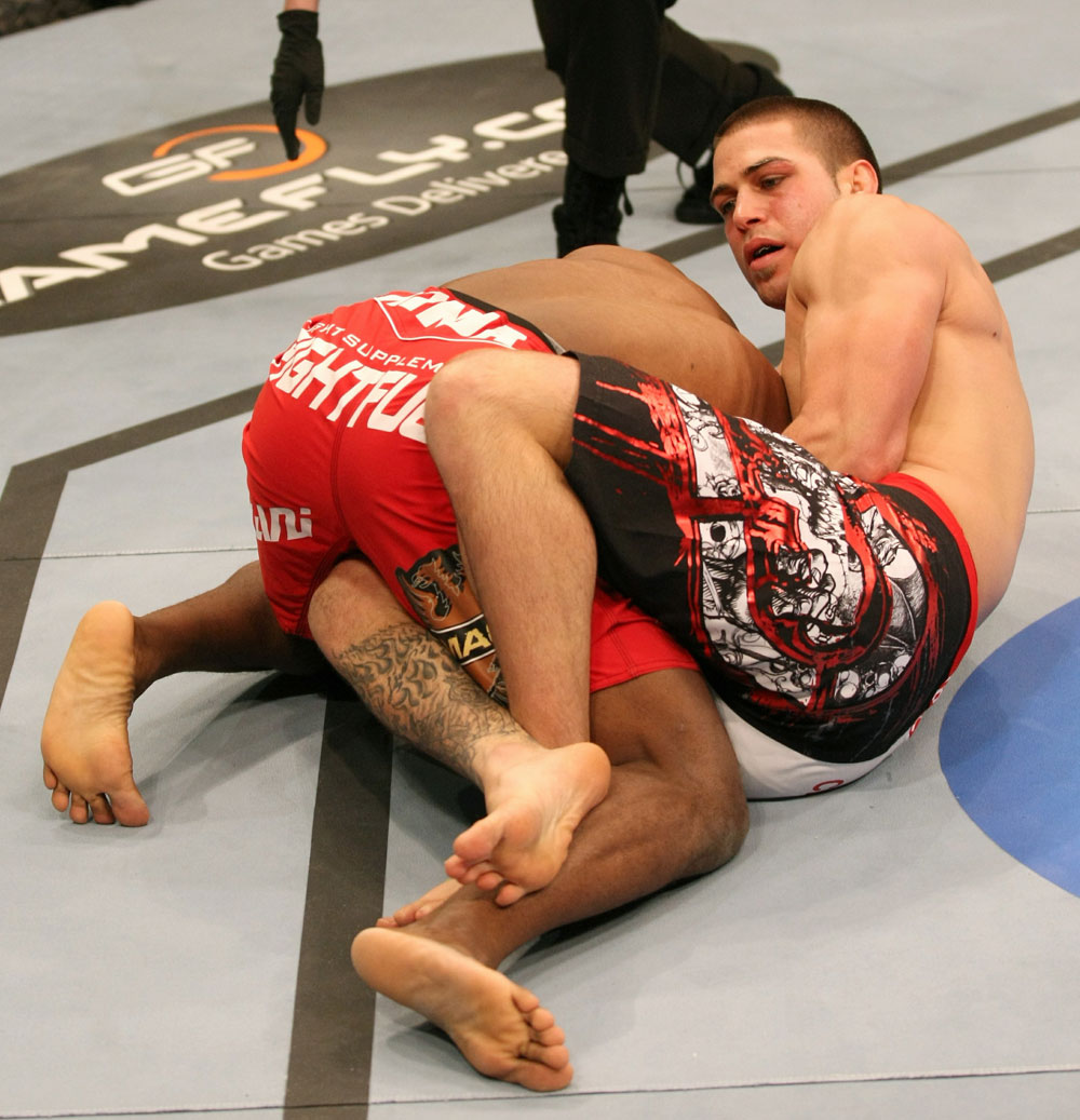 UFC 125: Roberts vs. Soto