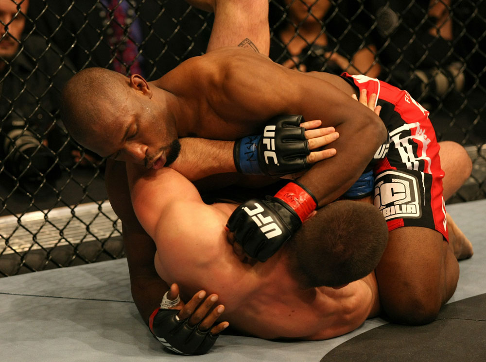 UFC 125: Roberts vs. Soto
