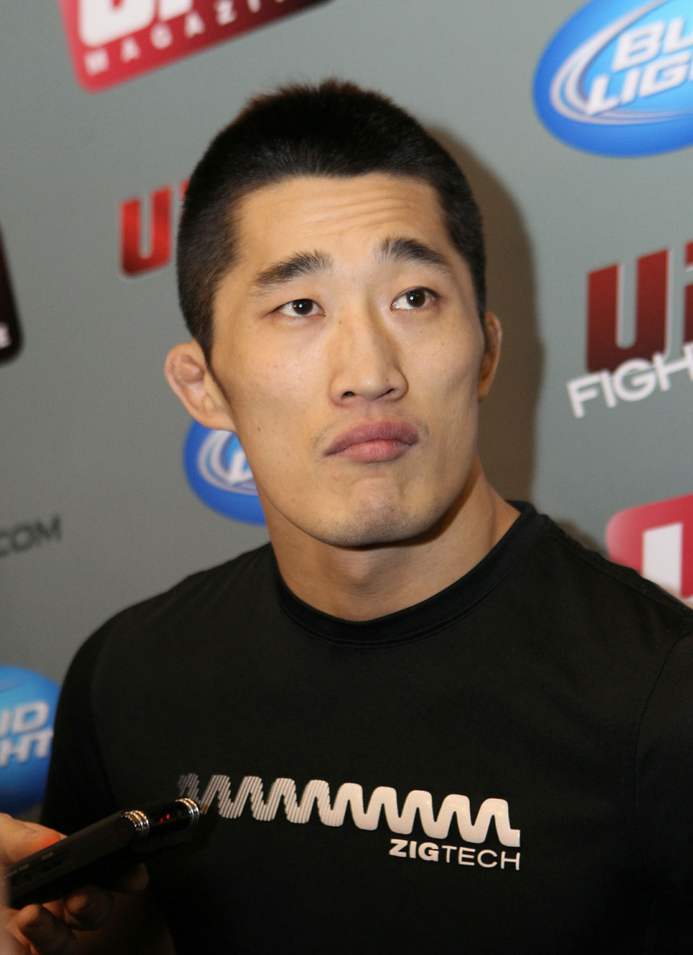 <b>Dong Hyun</b> Kim at the UFC 125 Open Workouts. - 20_125_Open_Workouts