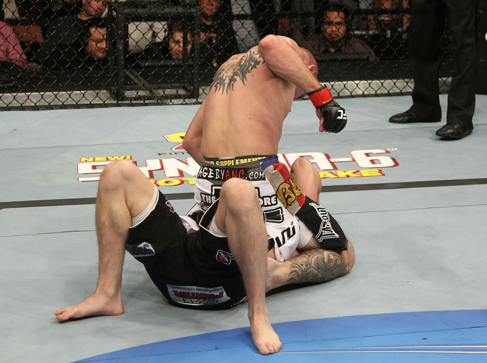 Donald Cerrone vs Paul Kelly