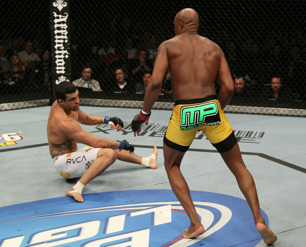 Anderson Silva vs Vitor Belfort