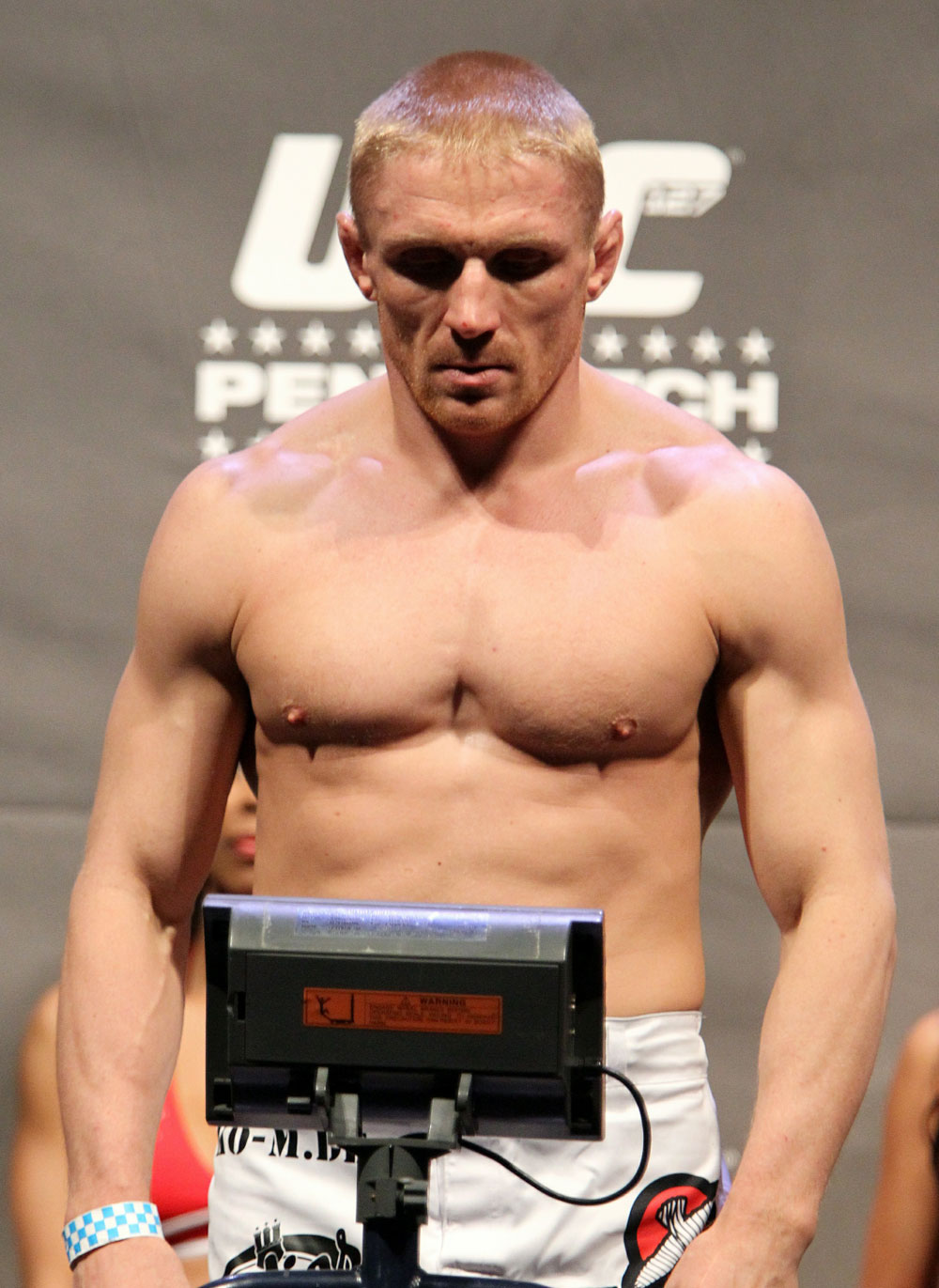 UFC 127 Weigh-in: Dennis Siver