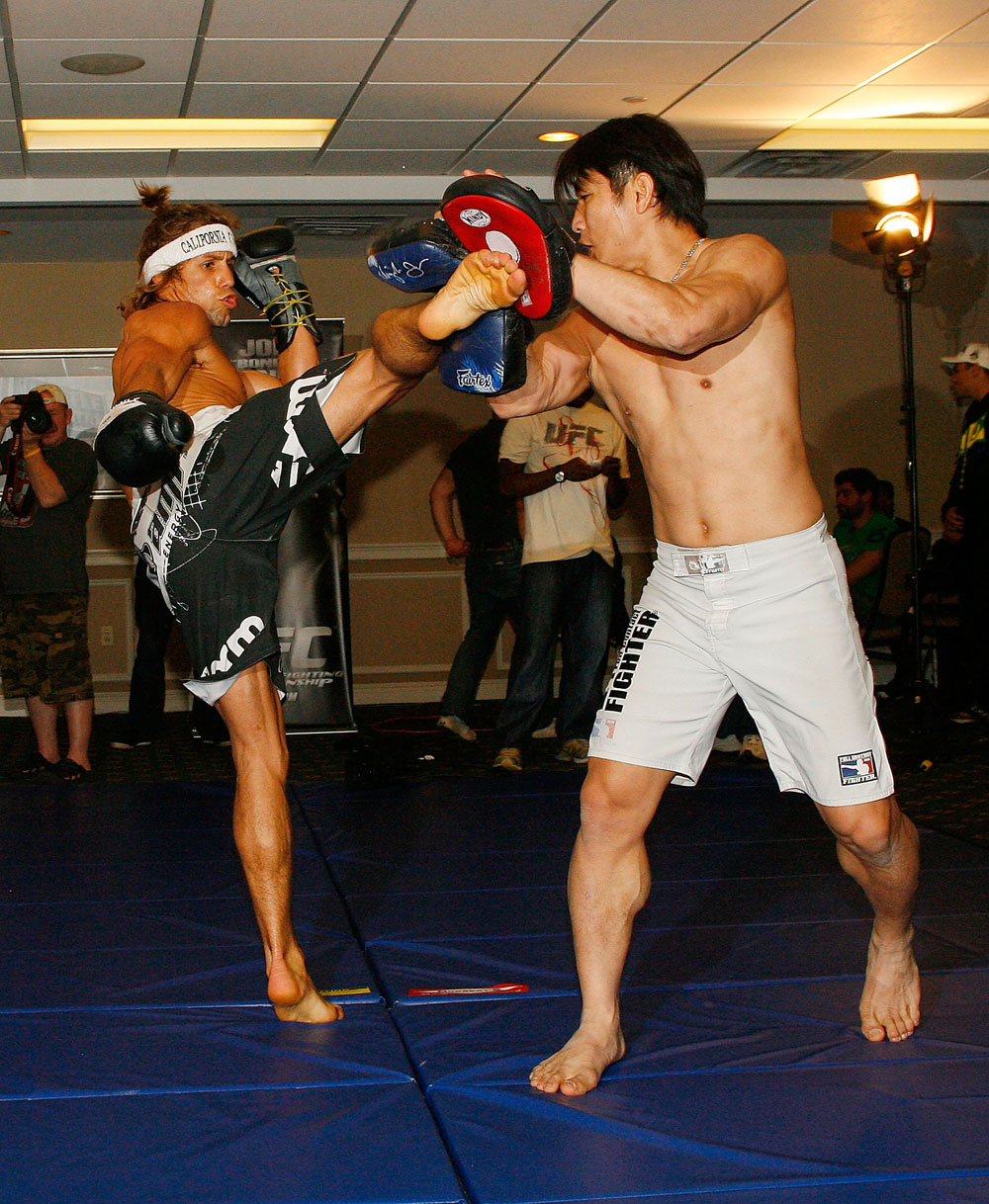 UFC 128 Open Workouts: Urijah Faber