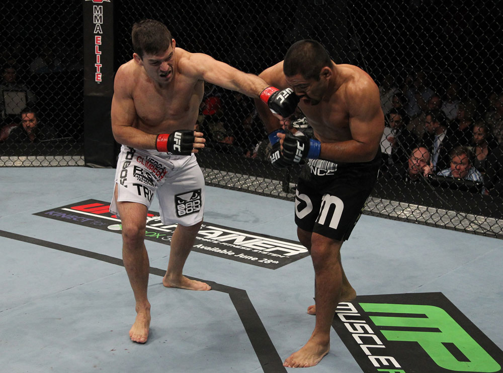 Mark Munoz vs Demian Maia