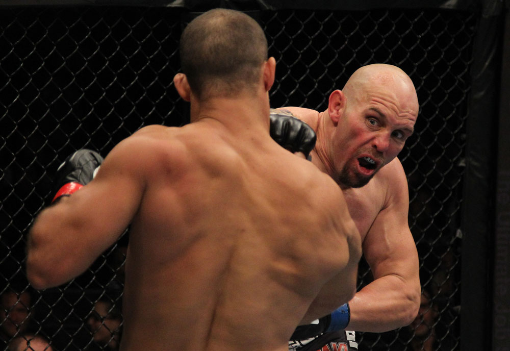Junior dos Santos vs Shane Carwin