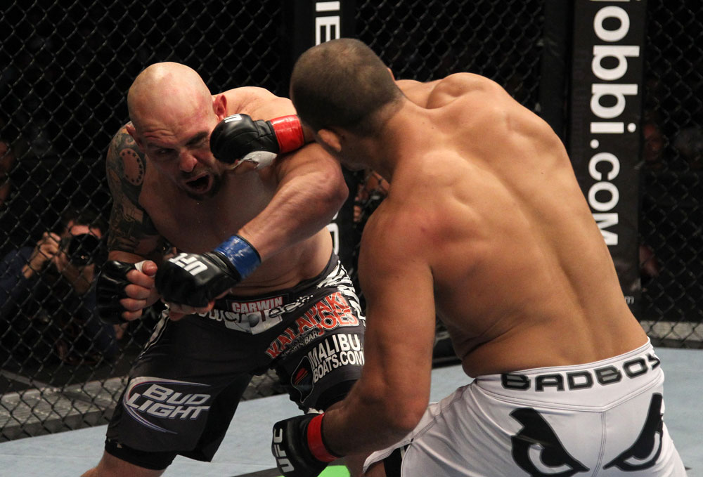 Junior dos Santos vs Shane Carwin