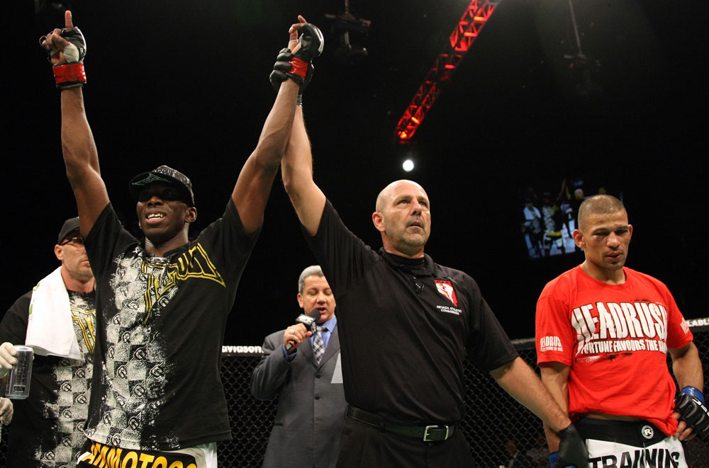 Anthony Njokuani celebrates his win by unanimous decision over Andre Winner.