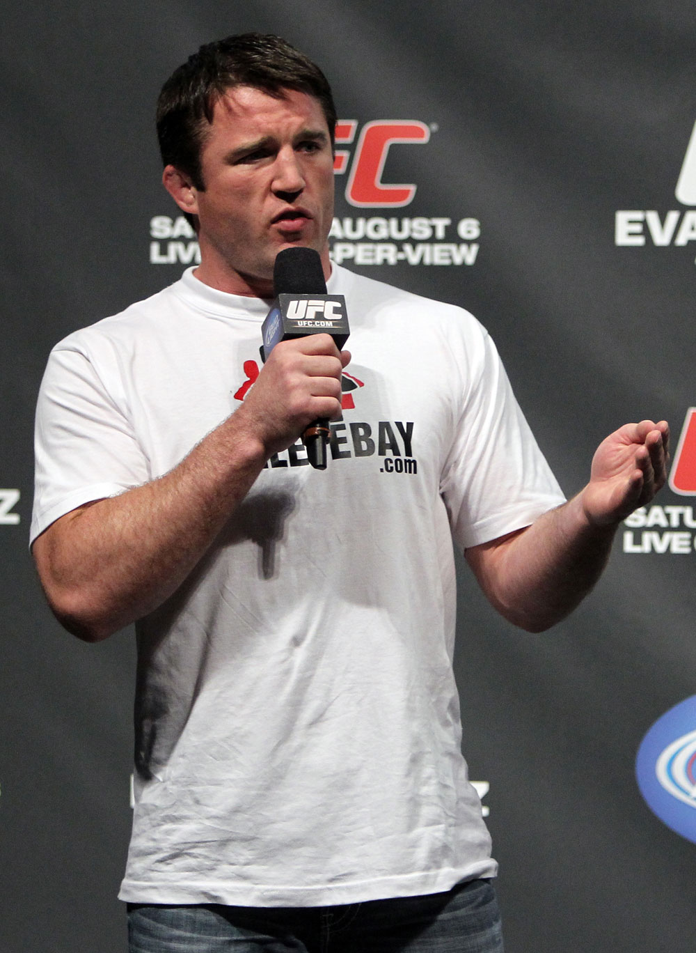 Chael Sonnen interacts with the fans at the UFC Fight Club Q&A before the UFC 133 Weigh-in.