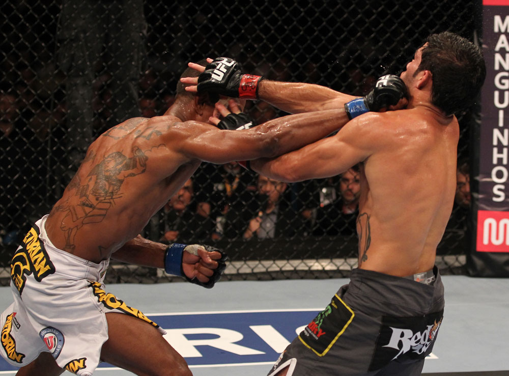 Raphael Assuncao vs Johnny Eduardo