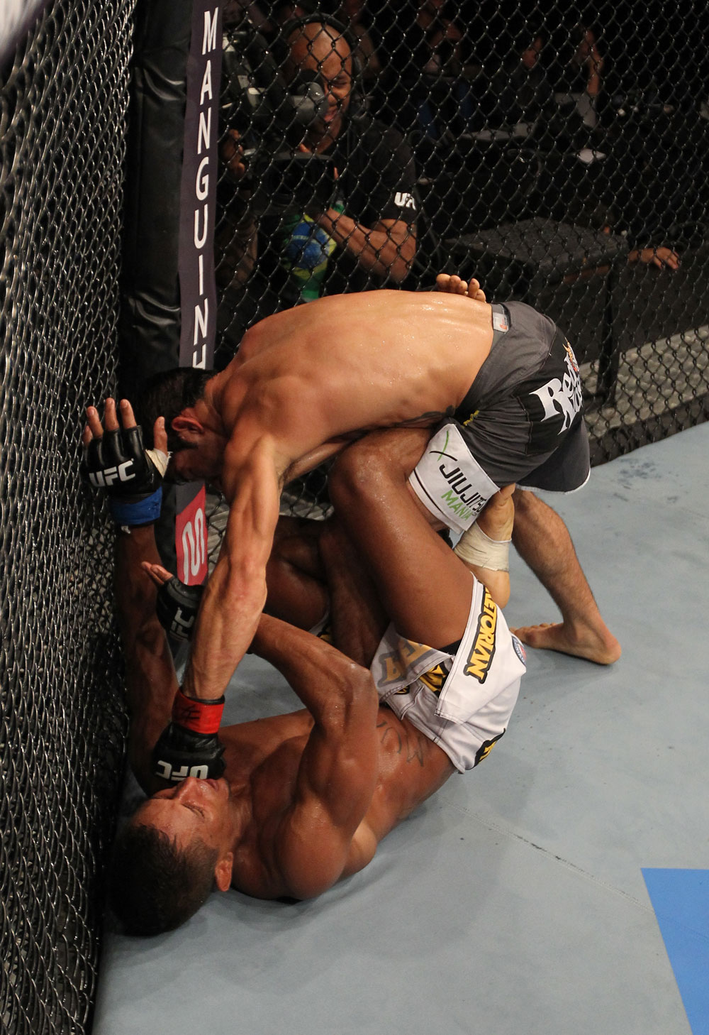 Raphael Assuncao vs Johnny Eduardo