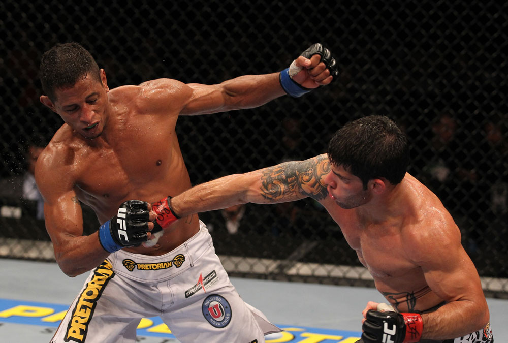 Raphael Assuncao vs Johnny Eduardo
