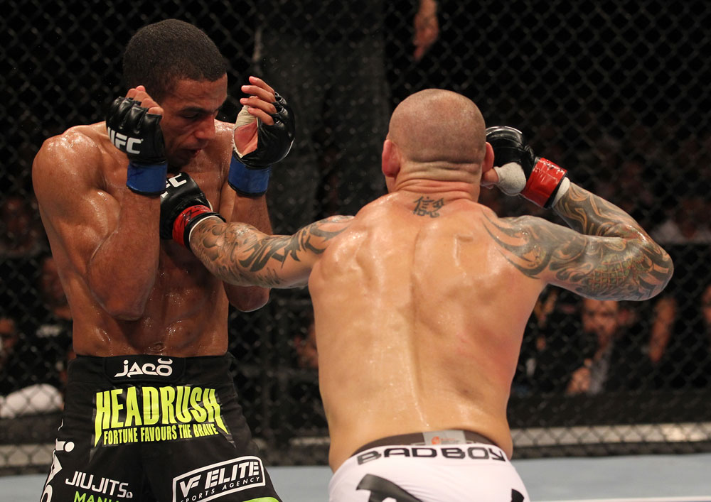 Edson Barboza vs Ross Pearson