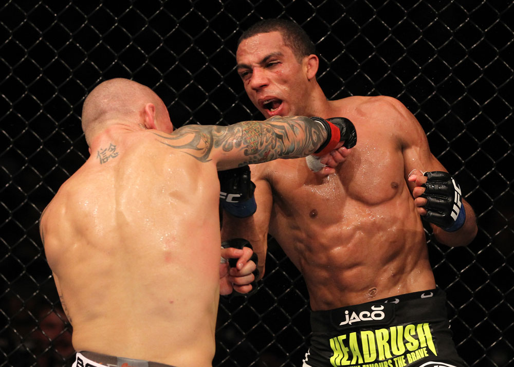 Edson Barboza vs Ross Pearson