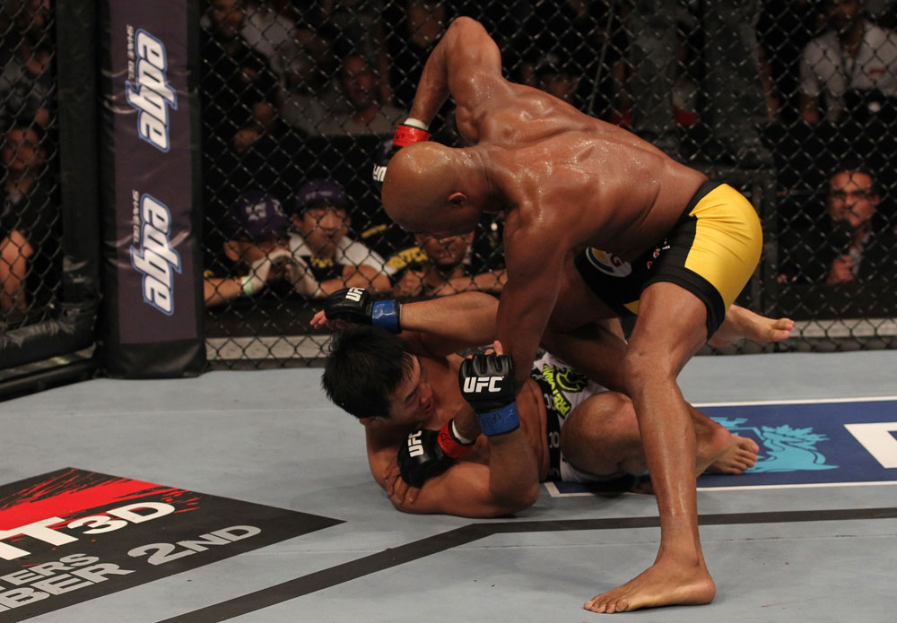 Anderson Silva vs Yushin Okami