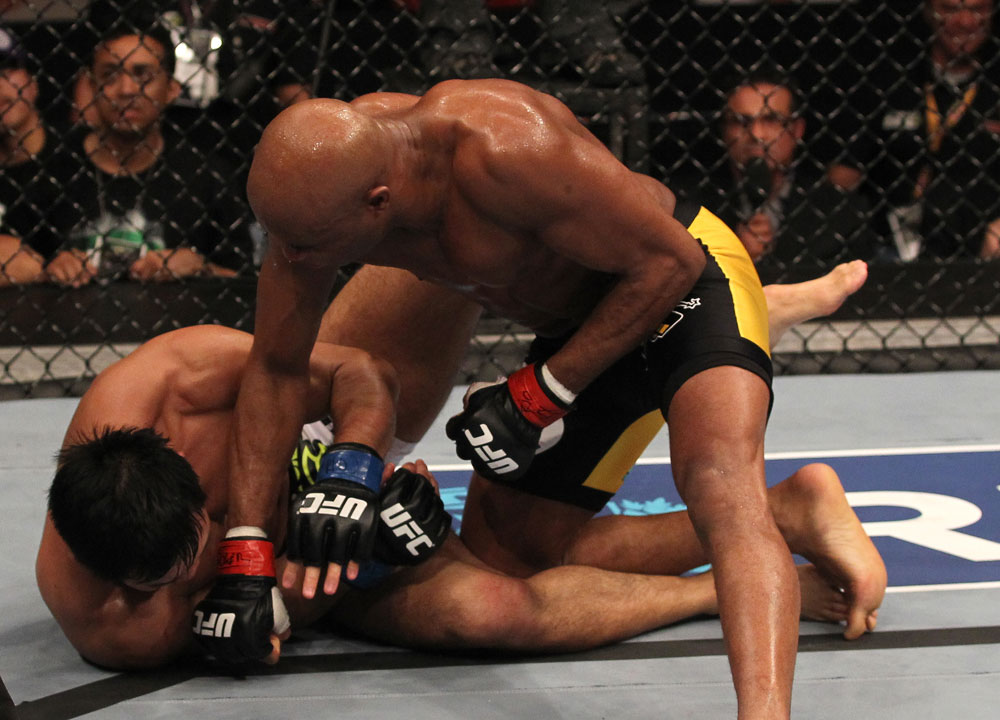 Anderson Silva vs Yushin Okami