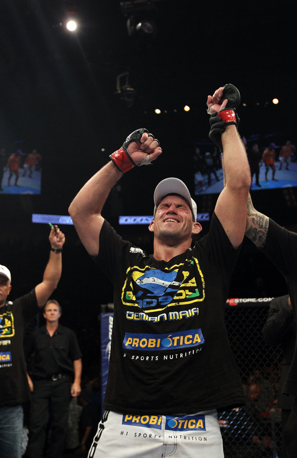 Demian Maia celebrates his win