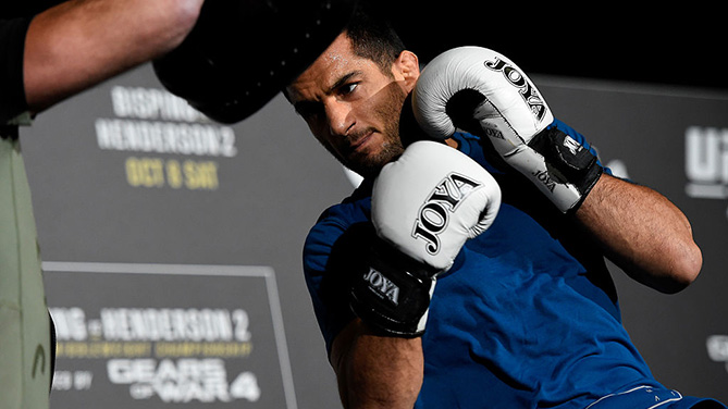 MANCHESTER, ENGLAND - OCT. 05: Gegard Mousasi of The Netherlands holds an open training session for fans and media at the Manchester Arena. (Photo by Josh Hedges/Zuffa LLC)