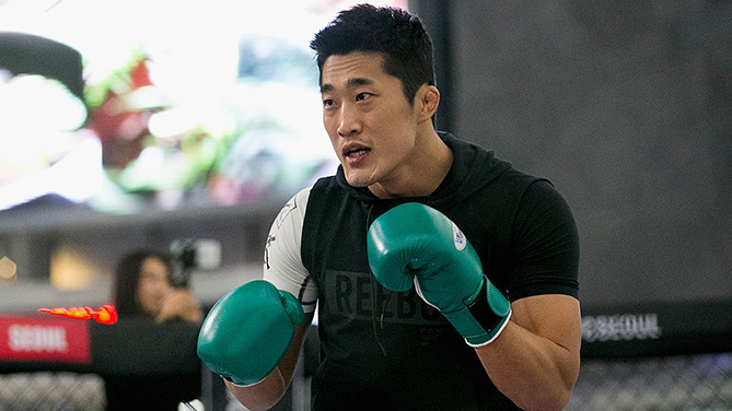 SEOUL, SOUTH KOREA - NOV. 25: Kim Dong-Hyun aka Dong Hyun Kim holds an open workout for fans and media during UFC Fight Night Open Workouts at Times Square. (Photo by Han Myung-Gu /Zuffa LLC)