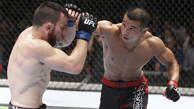 Lipeng punches Brendan O'Reilly