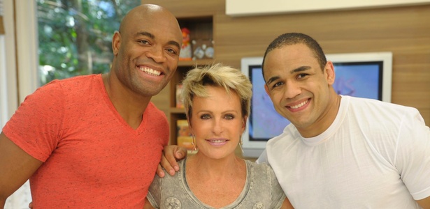 Silva with Brazilian TV hosts Ana Maria Braga and Rafael Feijão - Renato Rocha Miranda/TV Globo