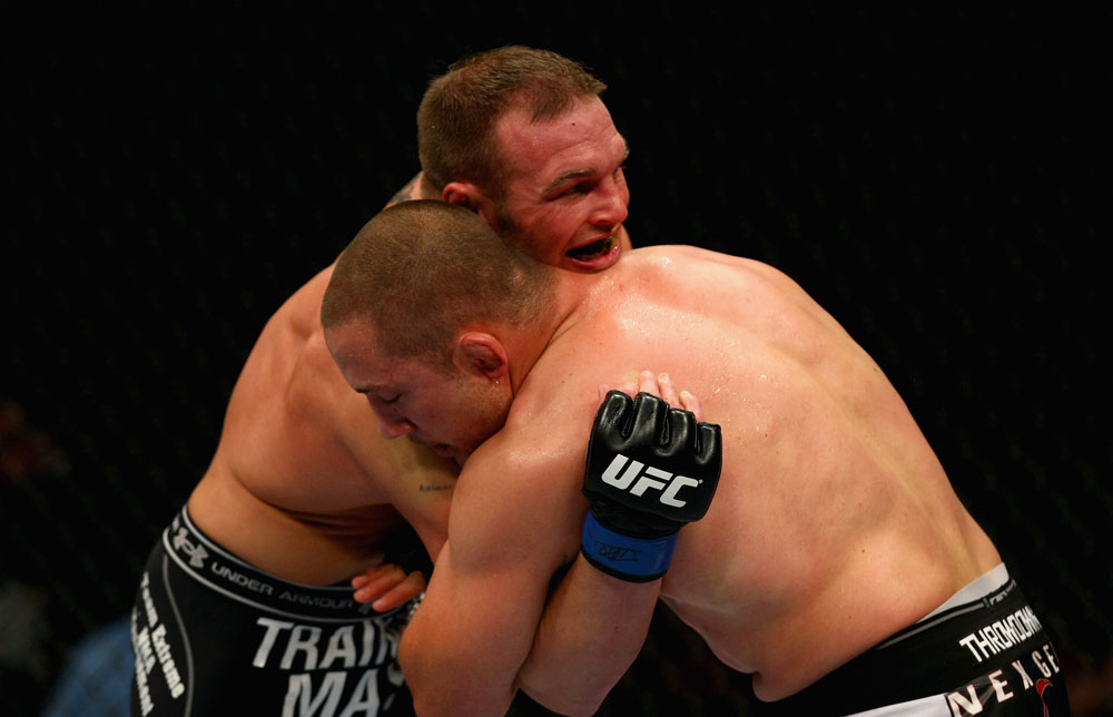 Mike Pierce vs Paul Bradley