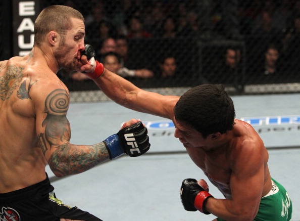 Benavidez strikes Eddie Wineland Benavidez strikes Eddie Wineland