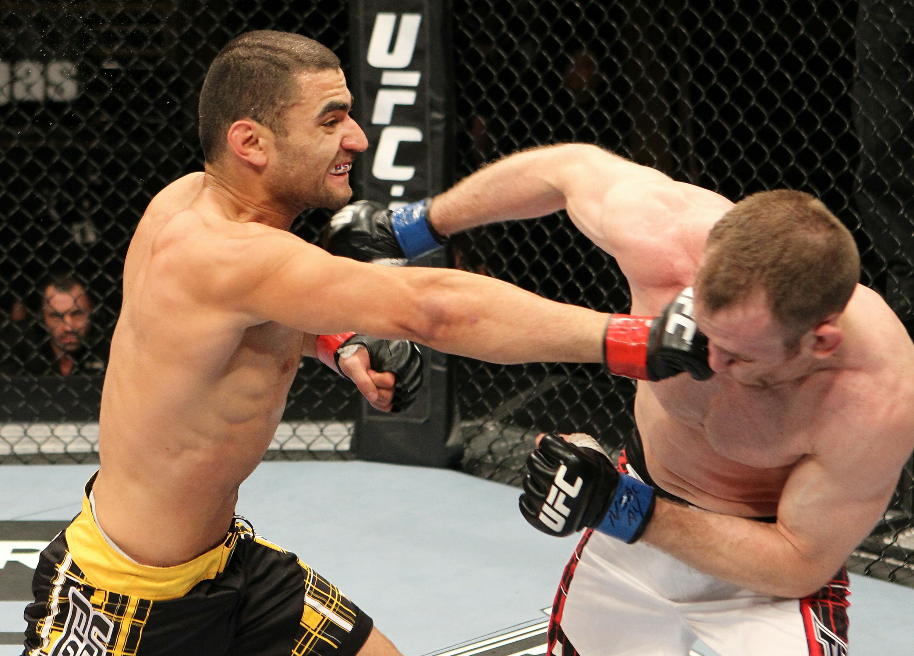 Kyle Watson vs Sako Chivitchian