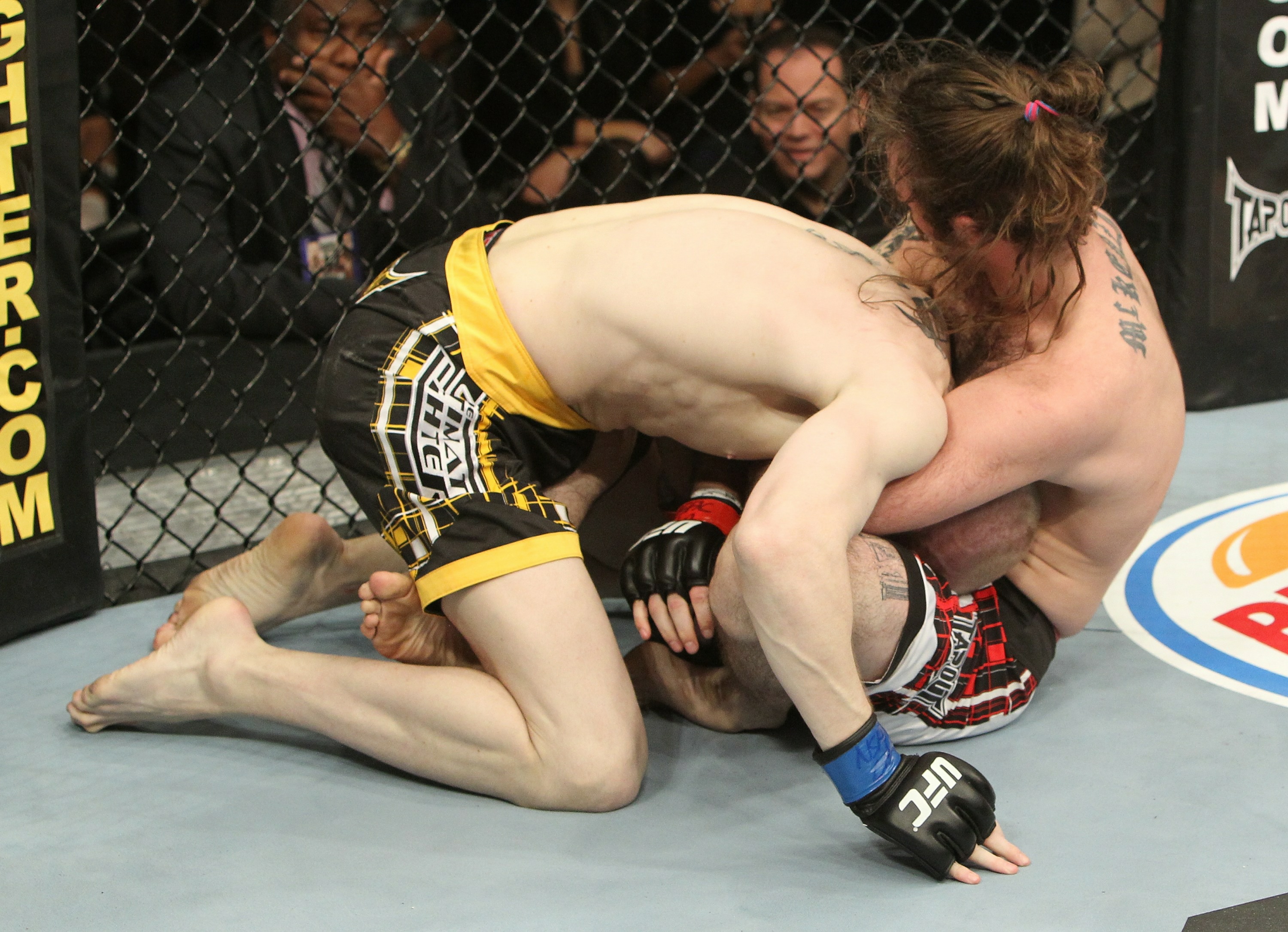 Cody McKenzie vs Aaron Wilkinson