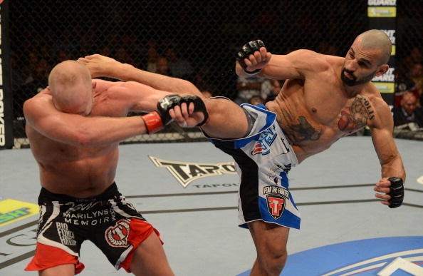 Philippou kicks <a href='../fighter/Tim-Boetsch'><a href='../fighter/Tim-Boetsch'>Tim Boetsch</a></a> Philippou kicks Tim Boetsch