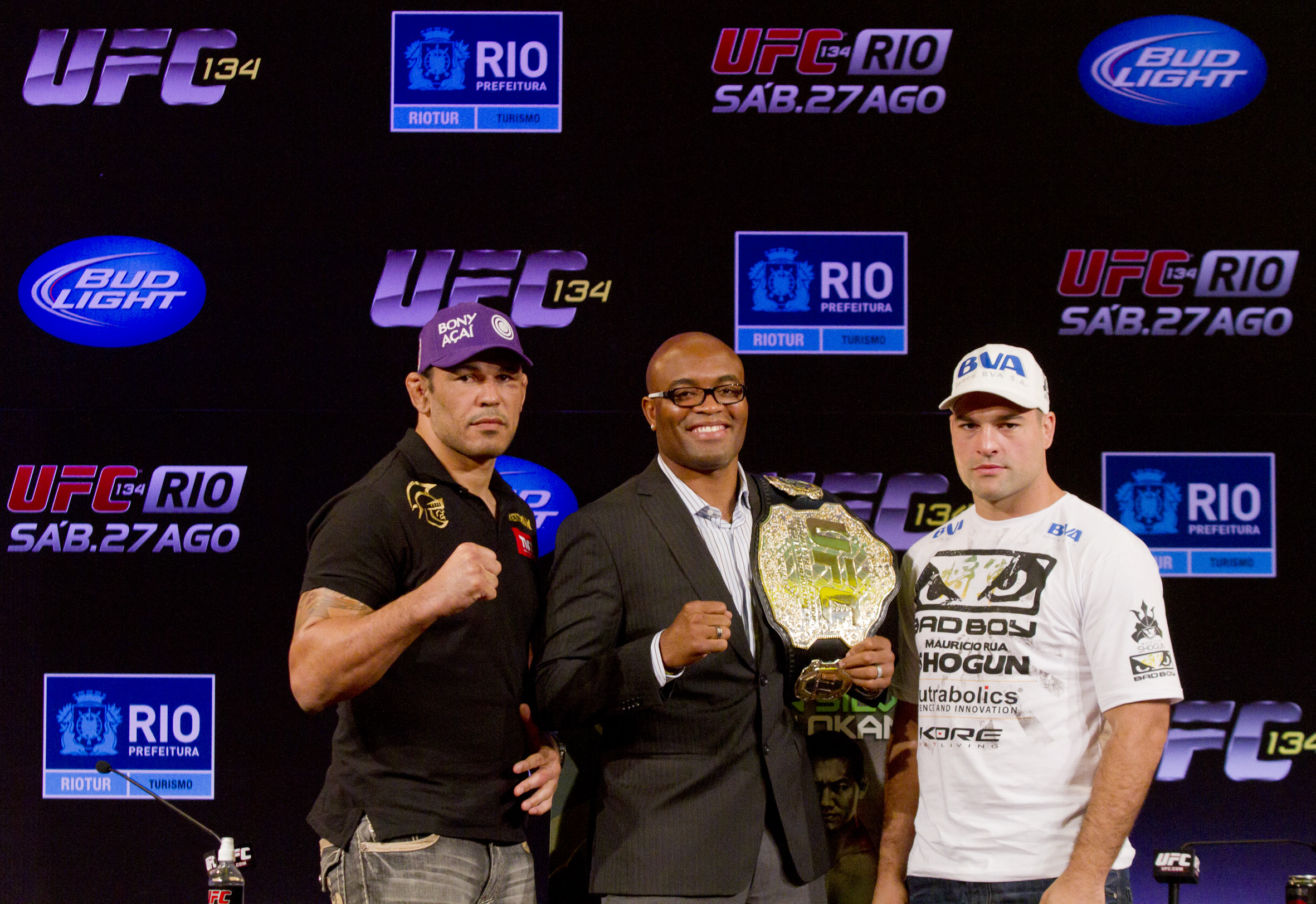 The three Brazilian fighters are ready to fight in their home country.