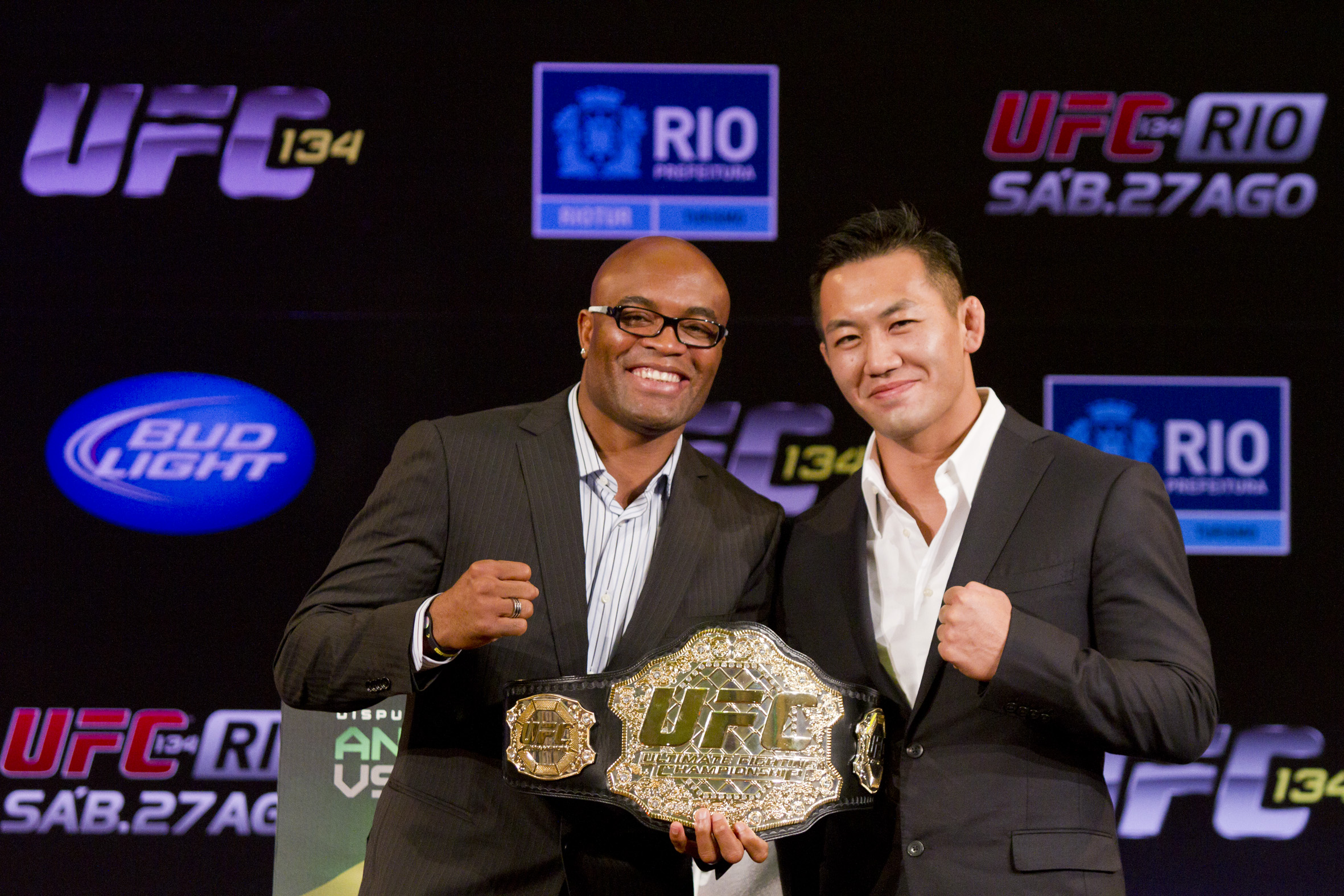 Anderson Silva and Yushin Okami will battle for the UFC Middleweight Championship